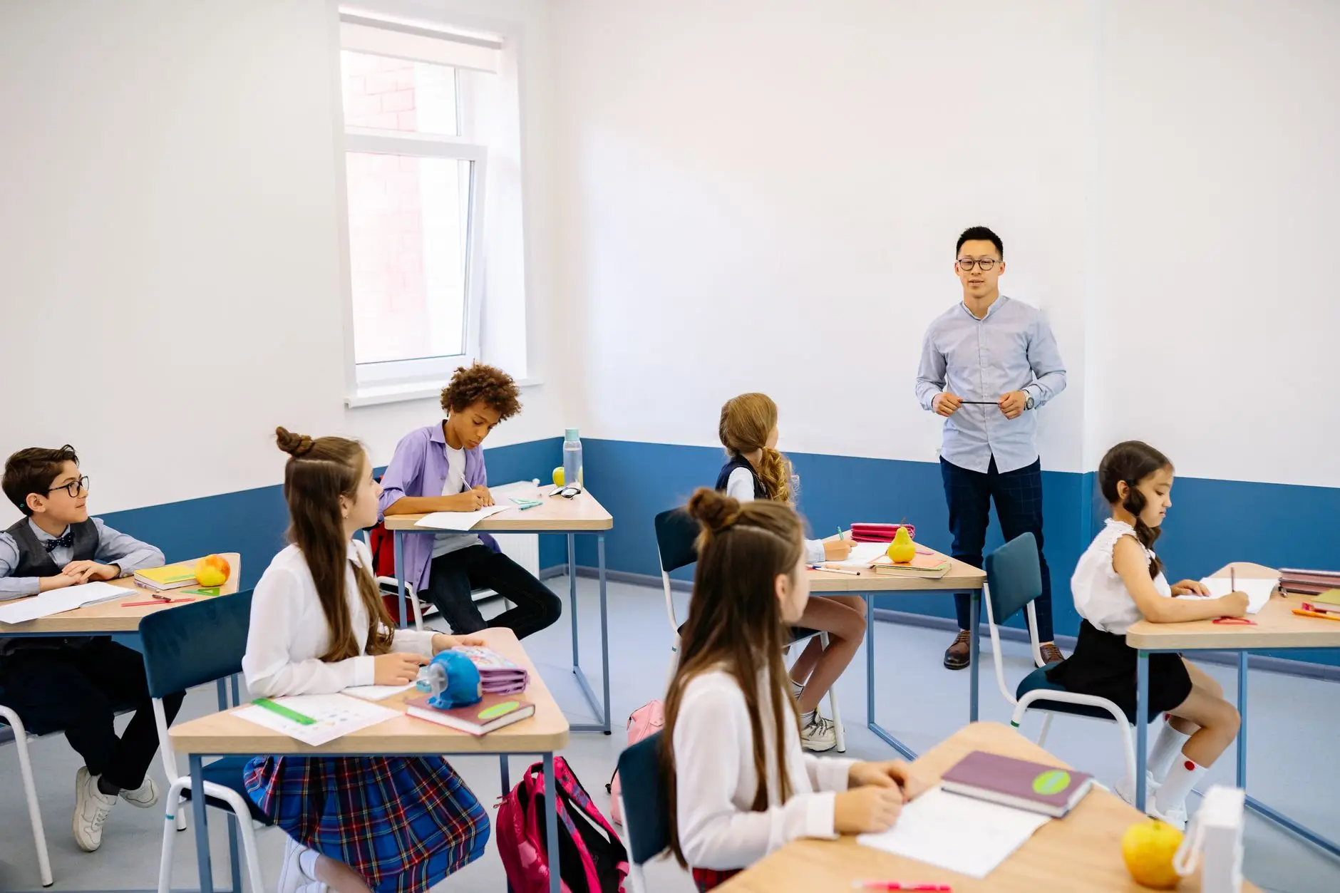 建筑装饰材料选购指南:如何根据广州气候特点匹配室内装修方案